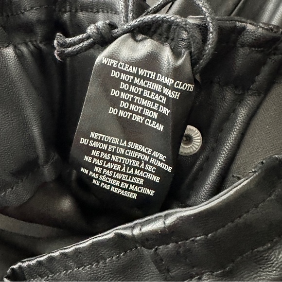 Blank NYC Black Vegan Faux Leather Paperbag Zipper Accent Shorts Size 29 - Picture 6 of 8